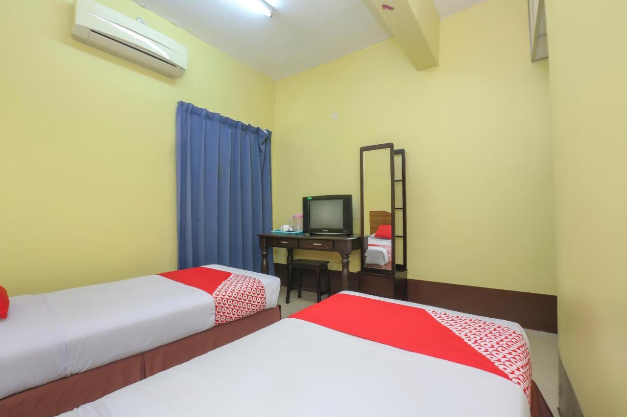 Oyo 90162 Aj Hotel Kuala Berang Dış mekan fotoğraf